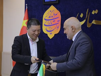 تفاهم نامهٔ همکاری بین هیأت چینی و استانداری خوزستان برای احداث نیروگاه خورشیدی